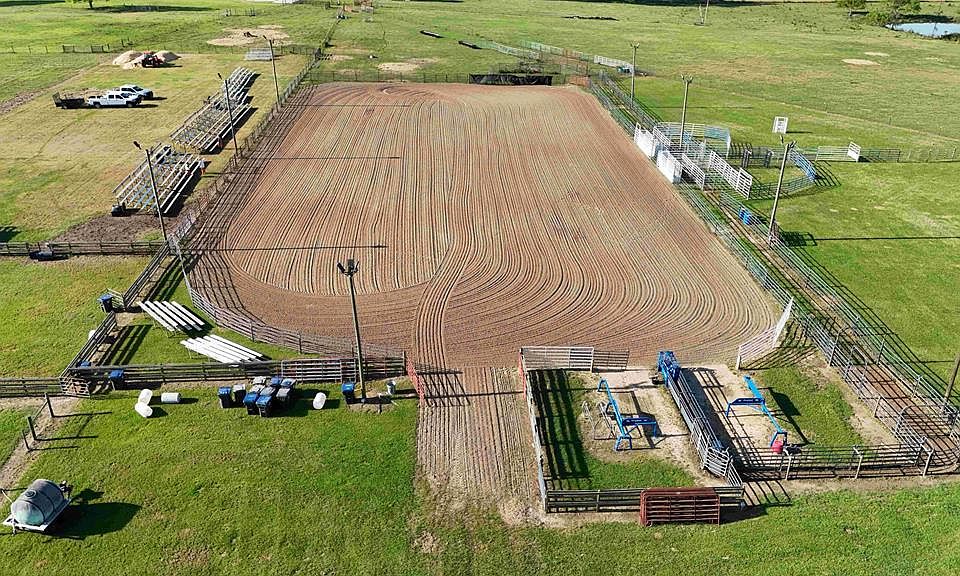 1st image of 221 Gettysburg Rd