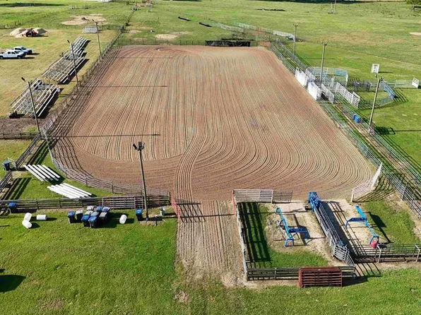 221 Gettysburg Rd, Fitzgerald, GA 31750