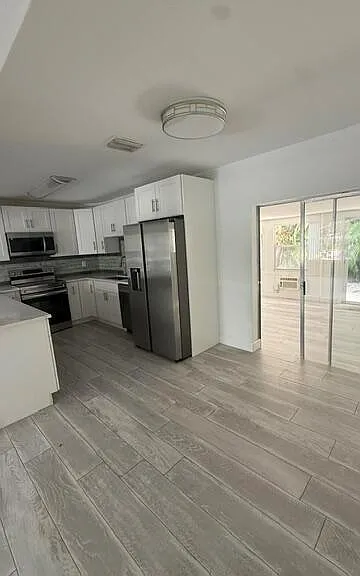 1730 NE 56th Ct — Photo 8