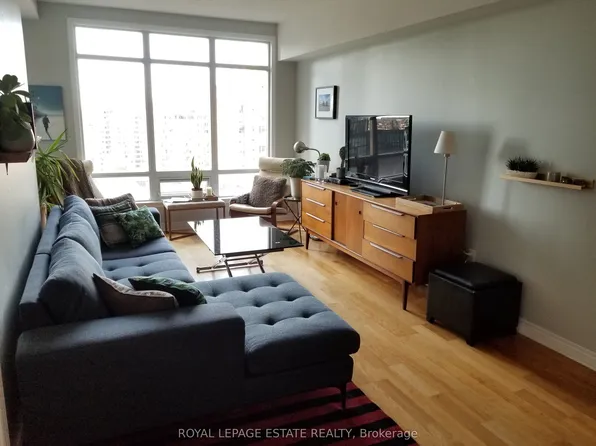 100 Hayden St #1207, Toronto, ON M4Y 3C7