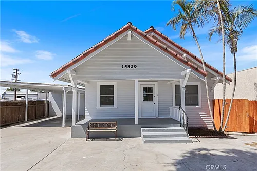 15329 S Paramount Blvd Photo 1