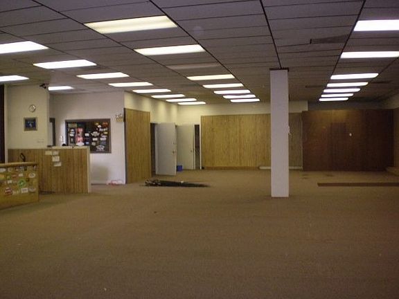 3rd image of 310 W McNeese St