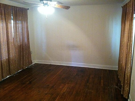 5th image of 401 E Homan St