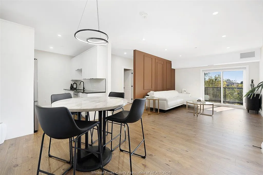 2 bed, 2.0 bath, $2,400 — Photo 4