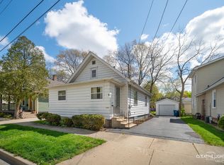 115 S 6th St, Dundee, IL 60118