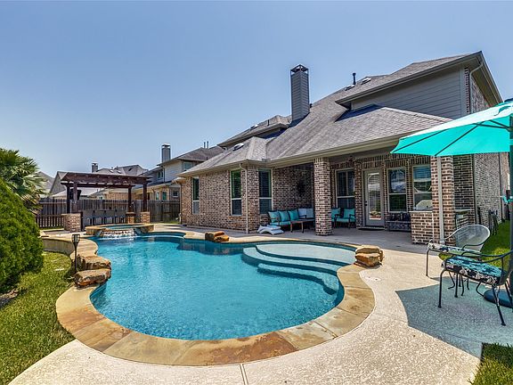 2nd image of 27510 Blinkwood Park