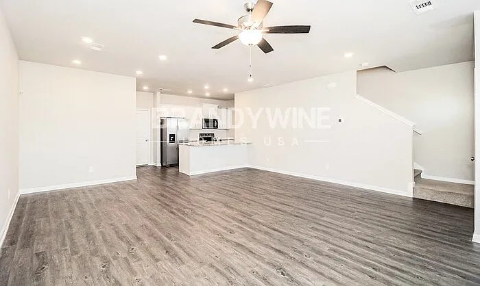 4 bed, 2.5 bath, 1785 sqft, $2,345 — Photo 4