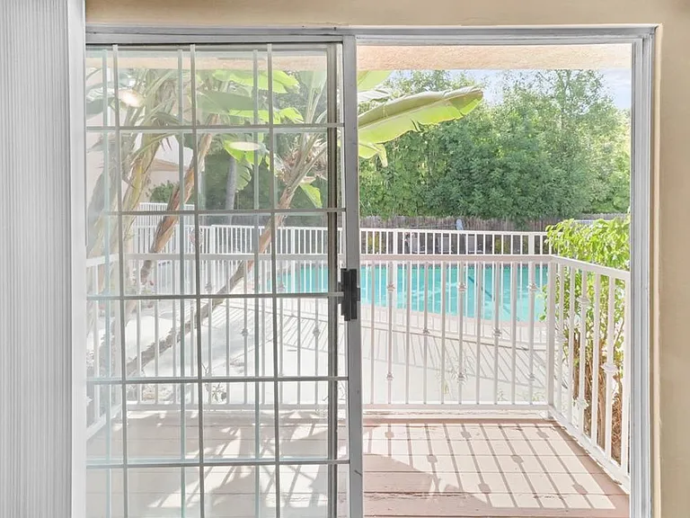 14332 Riverside Dr #5 — Photo 10