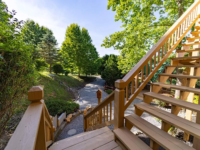 361 Deer Crossing Rd — Photo 3