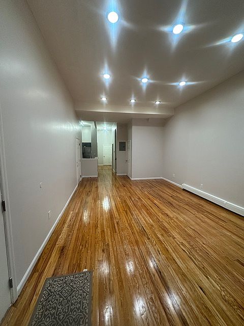 1st image of 676 Jamaica Ave Floor 1
