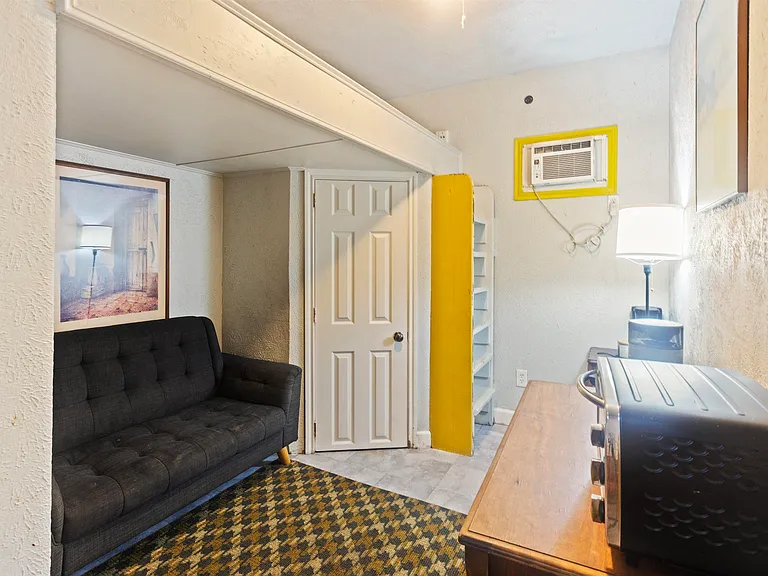 1710 Speedway Ave — Photo 3