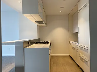 Rented by Gulia Wang, LREB