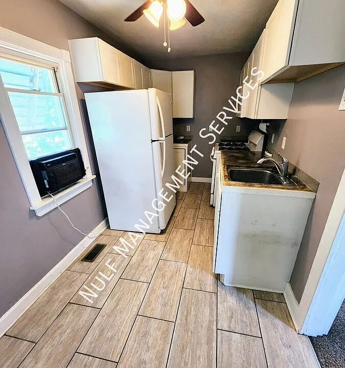 125 Tuscola St #1