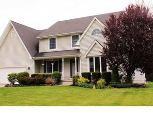 5956 Lakecrest Dr, Lake View, NY 14085