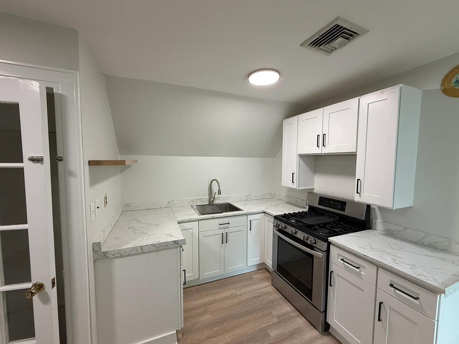 2 bed, 700 sqft, $1,500 — Photo 4