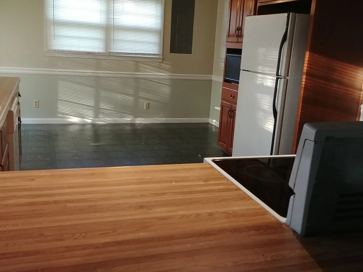 4 bed, 2100 sqft, $1,660 — Photo 4