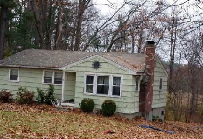 2nd image of 8 Nevada Dr