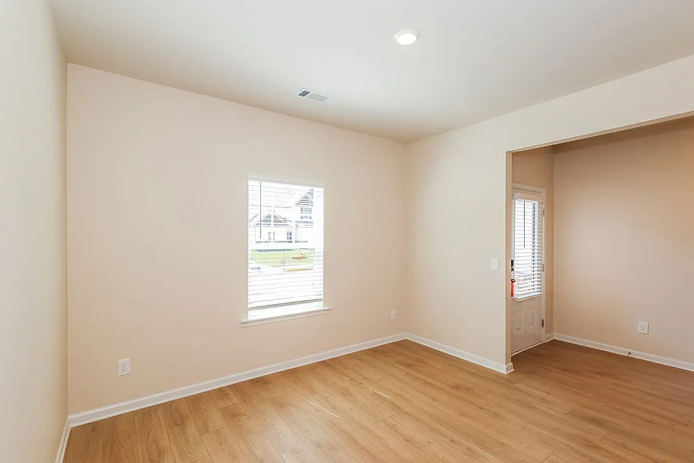 4 bed, 2.5 bath, 2231 sqft, $2,300 — Photo 4
