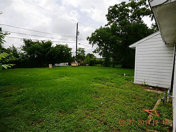 Large Back Yard That Will Allow Adding On To The Home