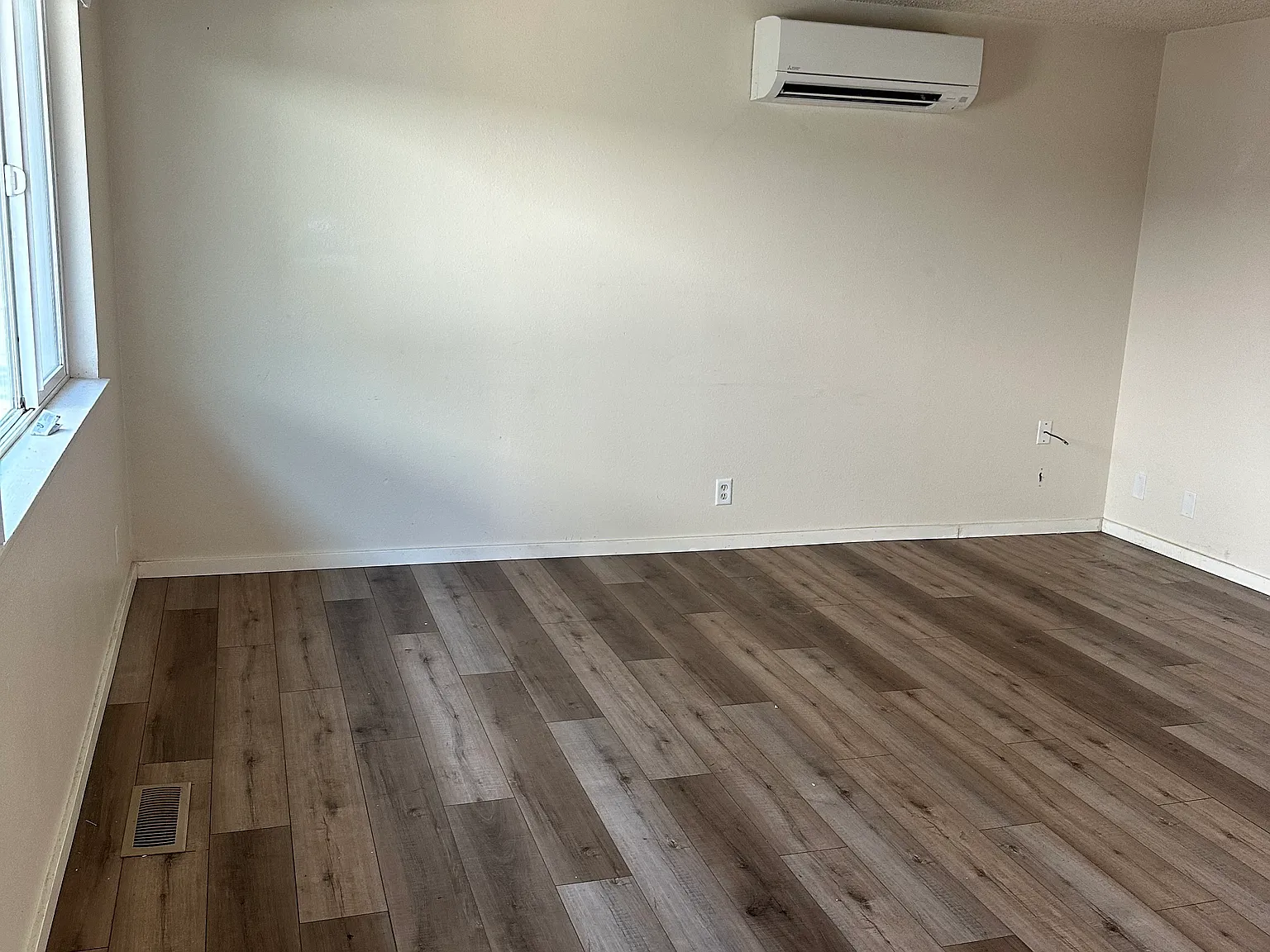 3 bed, $1,650 — Photo 2
