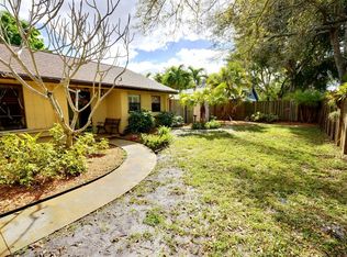 39 Forest Cir, Cooper City, FL 33026