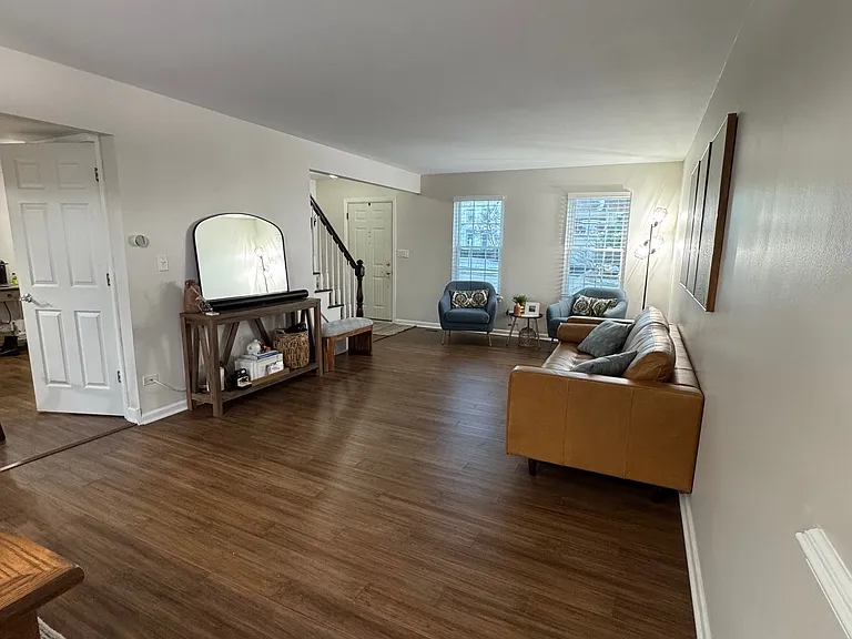 1305 Regent Dr — Photo 4