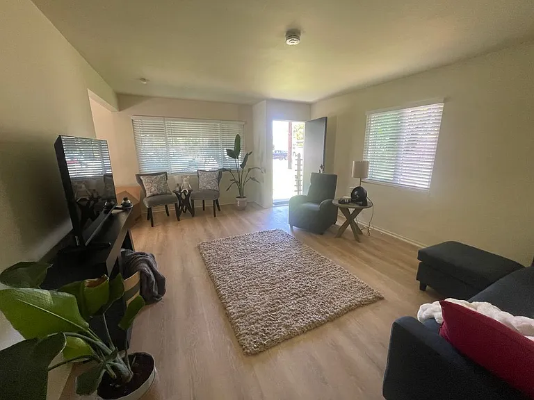 178 Albert Pl — Photo 5