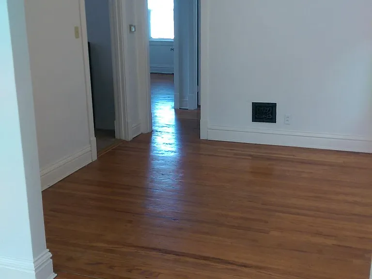 5239 Bancroft Ave — Photo 6