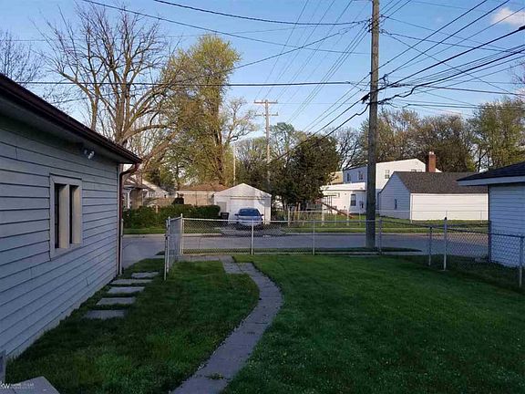 5th image of 20320 California St