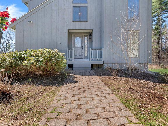 2nd image of 36 Stanley Brook Dr