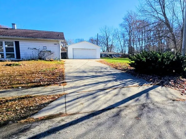 2804 Castle Ct, Peru, IN 46970