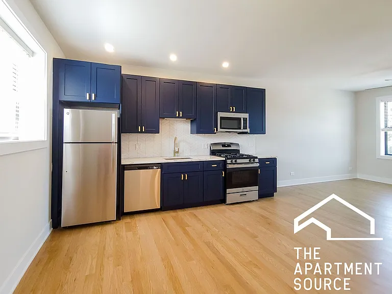 2020-22 W Montrose Ave #3D — Photo 3