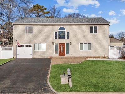 11 Locust Avenue, Coram, NY, 11727