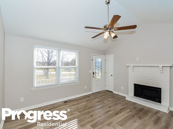 3rd image of 214 Rosswood Ct