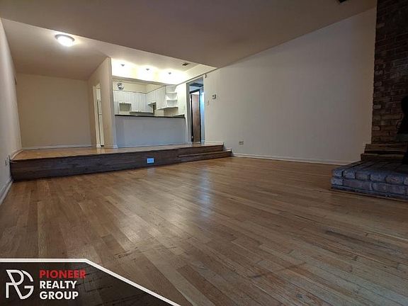3rd image of 1220 N La Salle Dr APT 2A
