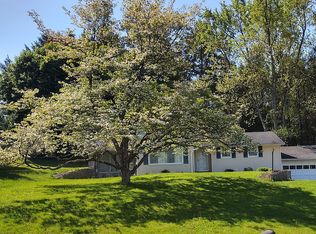 55 Knoll Dr, Hamden, CT 06518