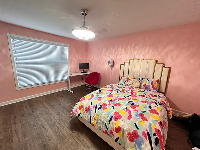 315 John Adams Dr NW — Photo 2