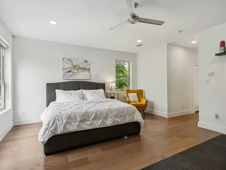 4413 Roseland Ave — Photo 12