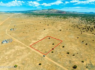 53217 N Arroyo Dr, Seligman, AZ 86337