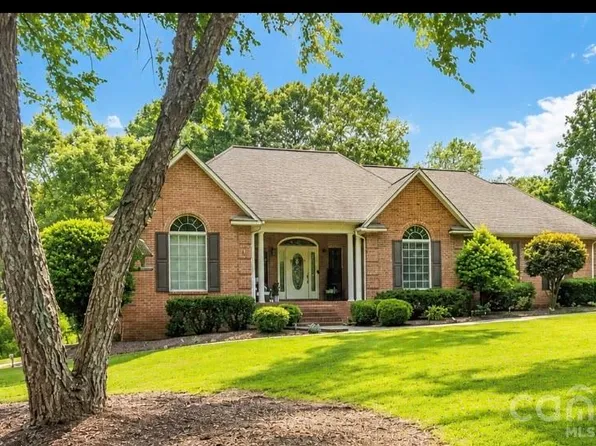 2041 Fairways Dr, Cherryville, NC 28021