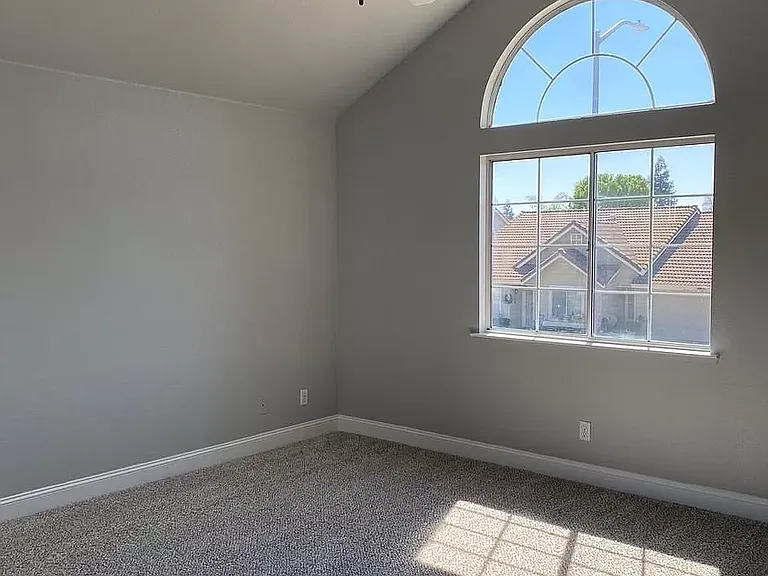 259 W Fallbrook Ave — Photo 10