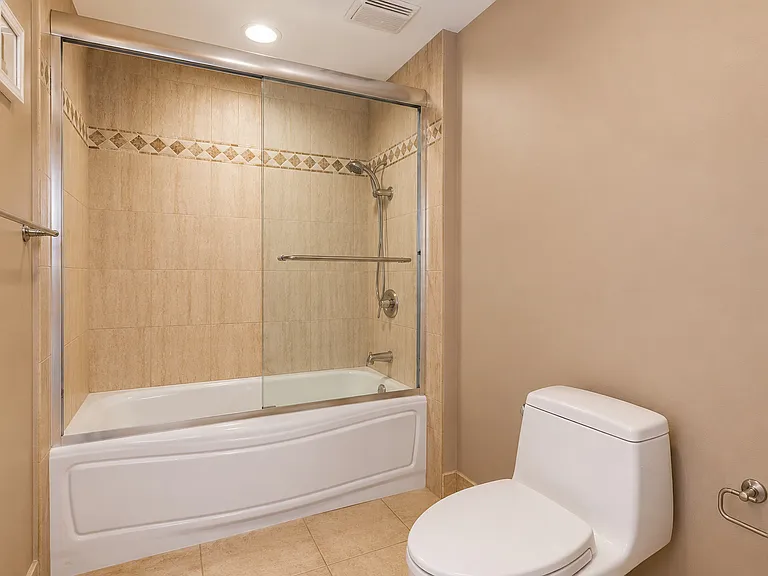 655 W Irving Park Rd #5003 — Photo 21