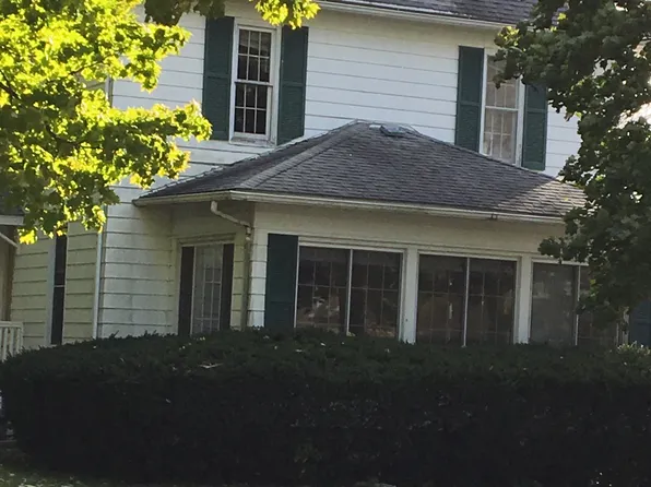938 E Pells St, Paxton, IL 60957