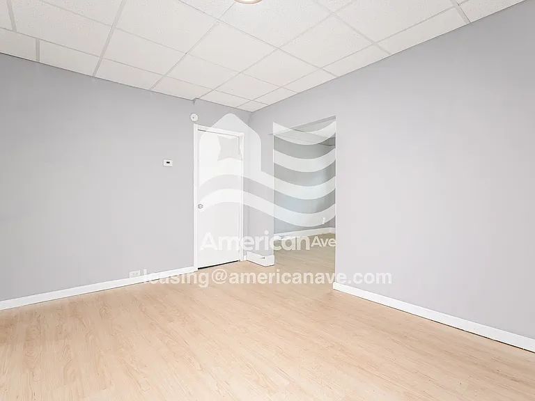 978204_005_dining_room_13725352.jpg