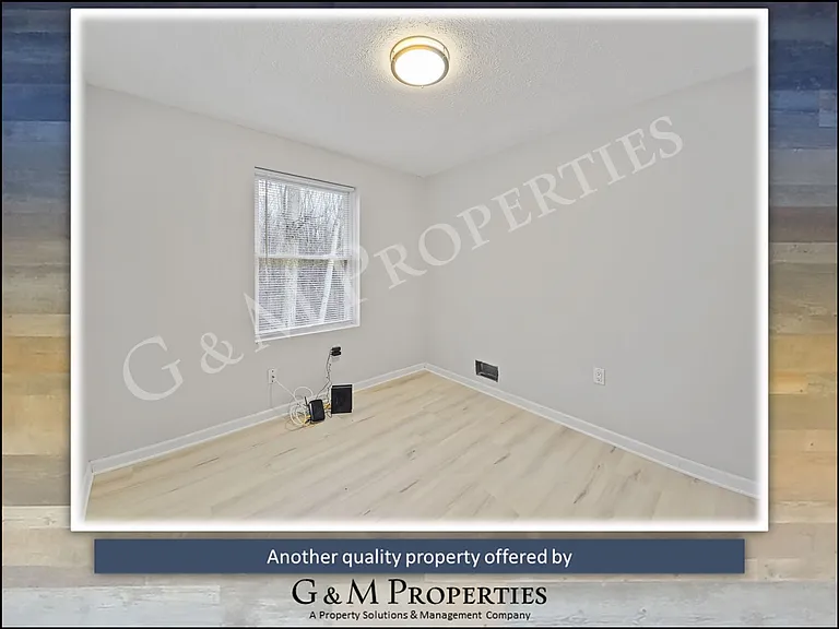 44 Chester Ave — Photo 29