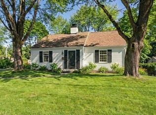 2 Woodbine Ln, Hingham, MA 02043