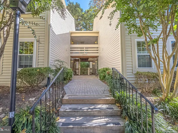 2217 Lovedale Ln #202A, Reston, VA 20191