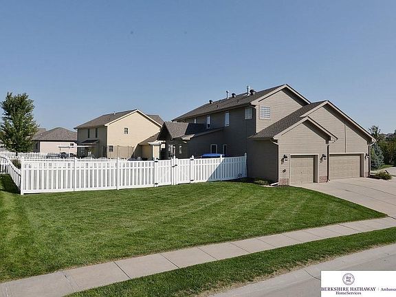 3rd image of 2130 Stillwater Dr