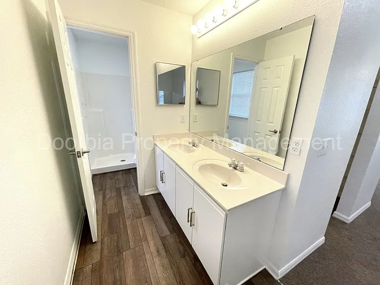 11098 Lord Taylor Dr — Photo 11
