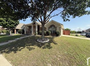 1500 Grey Willow Ln, Arlington, TX 76002